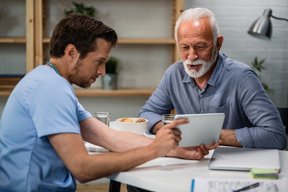 Entiende cómo evoluciona la salud sexual masculina de los 40 a los 60, y da el primer paso hacia soluciones efectivas para la disfunción eréctil en Miami Lakes Medical Center.
