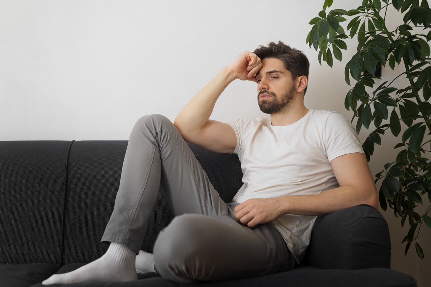List of 5 warning signs related to men’s mental health issues and available support services.