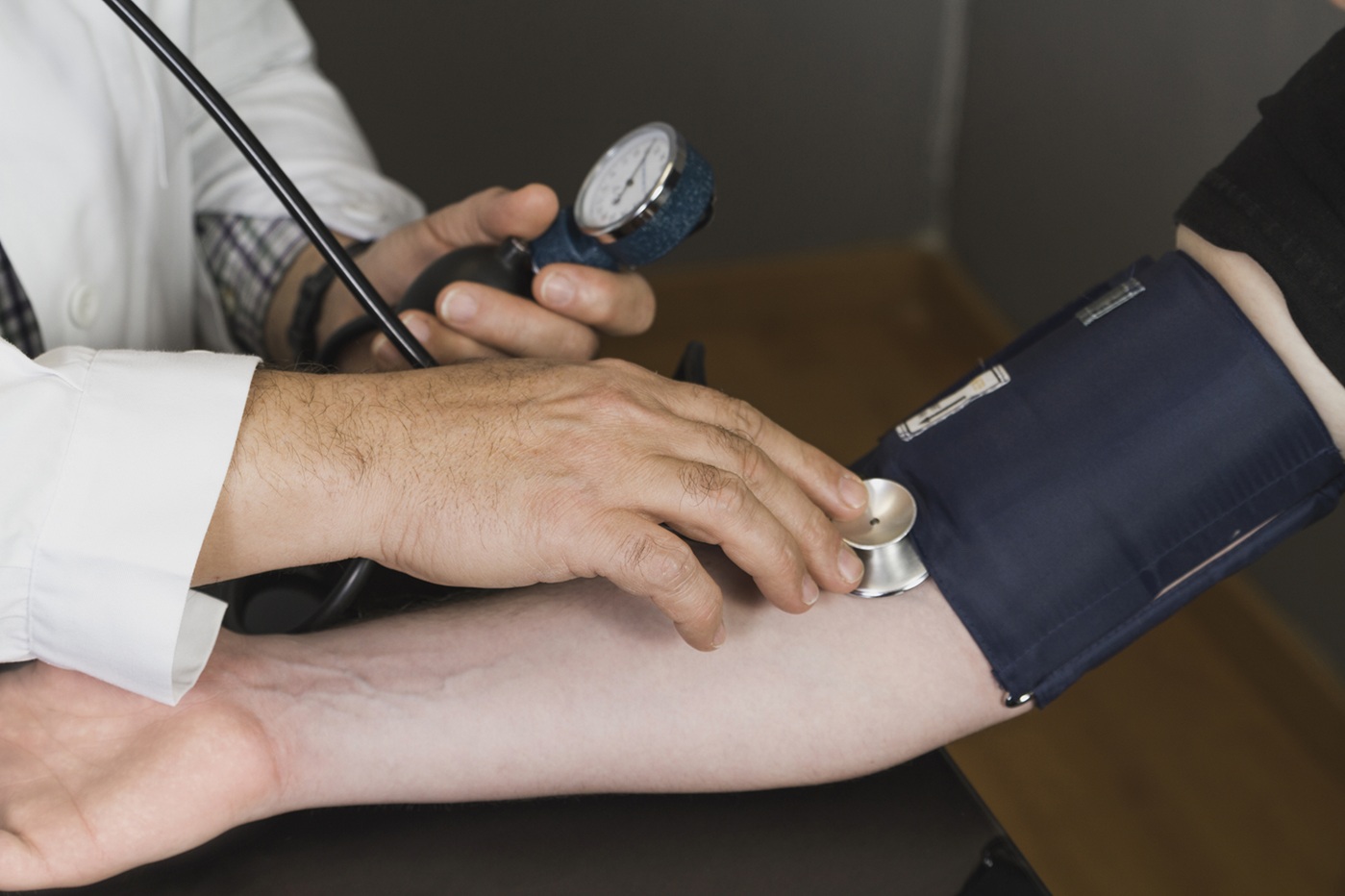 Heart health warning signs and how they affect intimacy. Discover expert treatments available at Miami Lakes Medical Center.